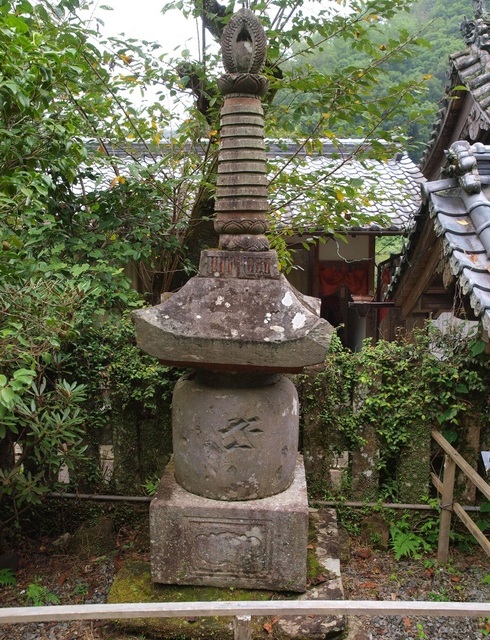 蓮城寺文中宝塔