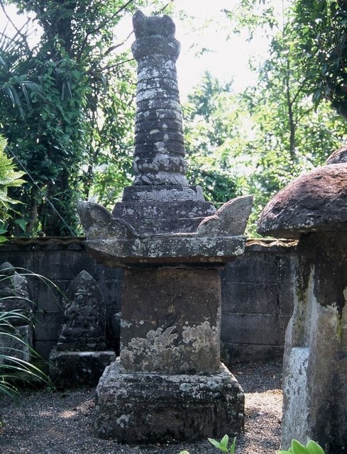 西岸寺宝篋印塔