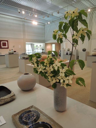 陶芸展会場の花2