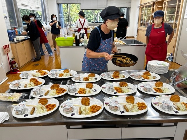 食事調理のようす