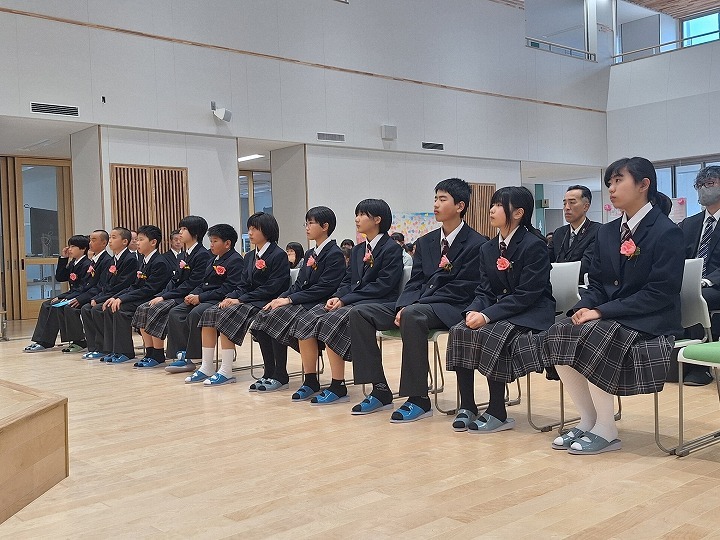 R6.4.8千歳小中学校中学部進学を祝う会 (3)