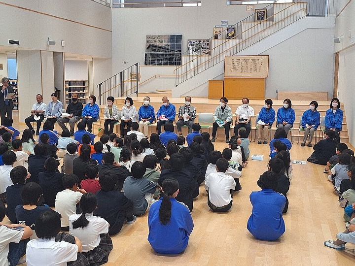 スクールガード連絡会・対面式写真 (4)
