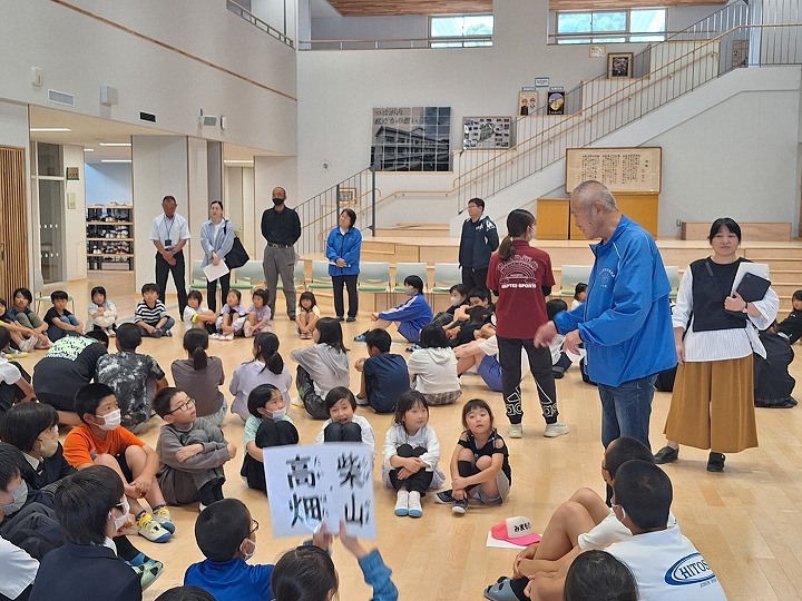スクールガード連絡会・対面式写真 (6)