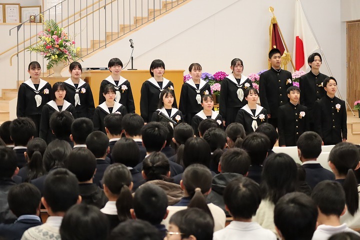 R7.3.7千歳小中学校卒業式写真6