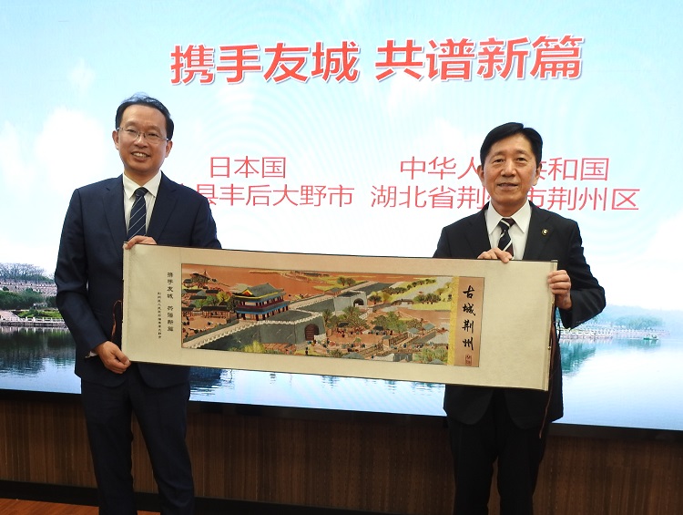 川野市長と張区長 川野市長と張区長