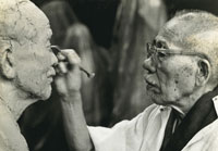 作品をつくる朝倉文夫